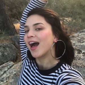 Meet your Posher, Aziza